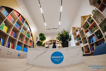 Bibliotecă școlară, în valoare de 14.000 de euro, oferită de Shopping City Suceava